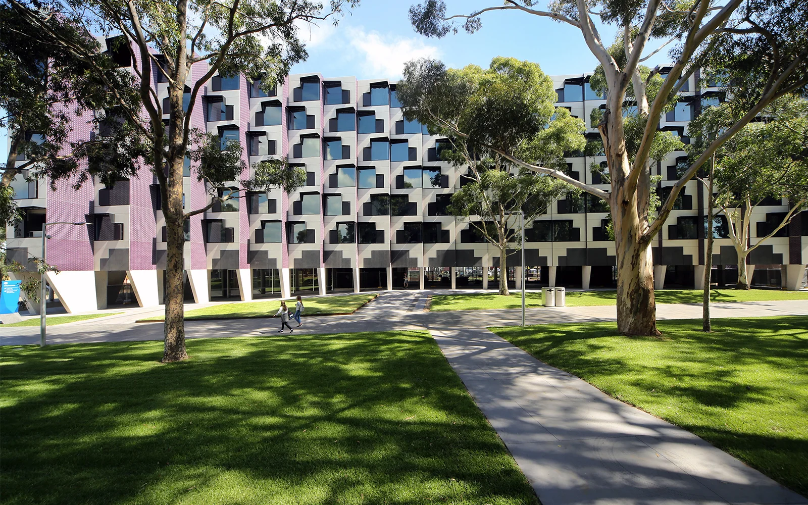 image_glassshowcase_monash_highdistinction_loganhall_01